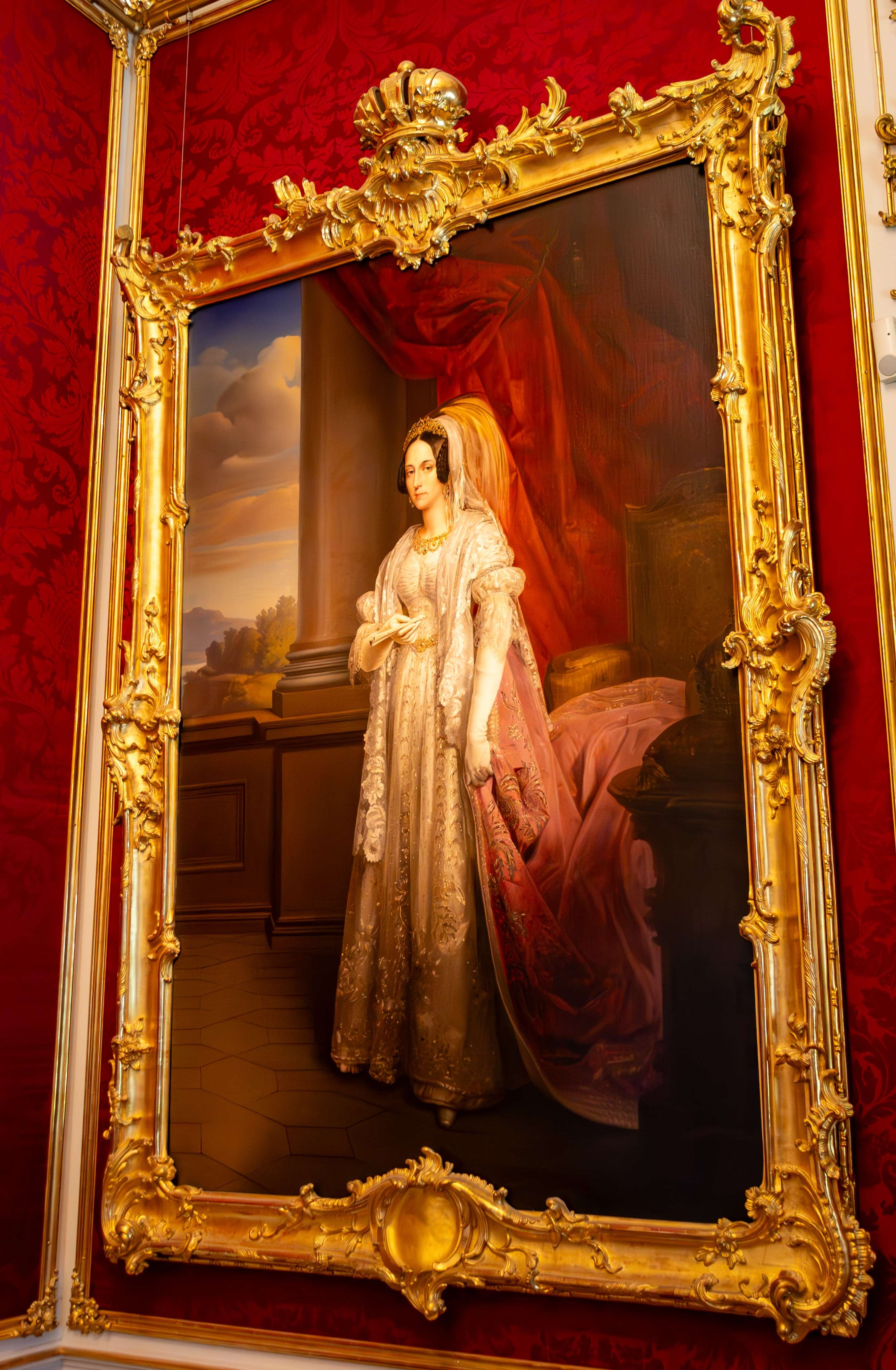 Arafed picture of a woman in a white dress and a veil.